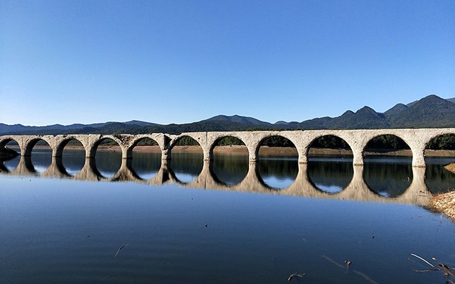 タウシュベツ川橋梁のいまの画像