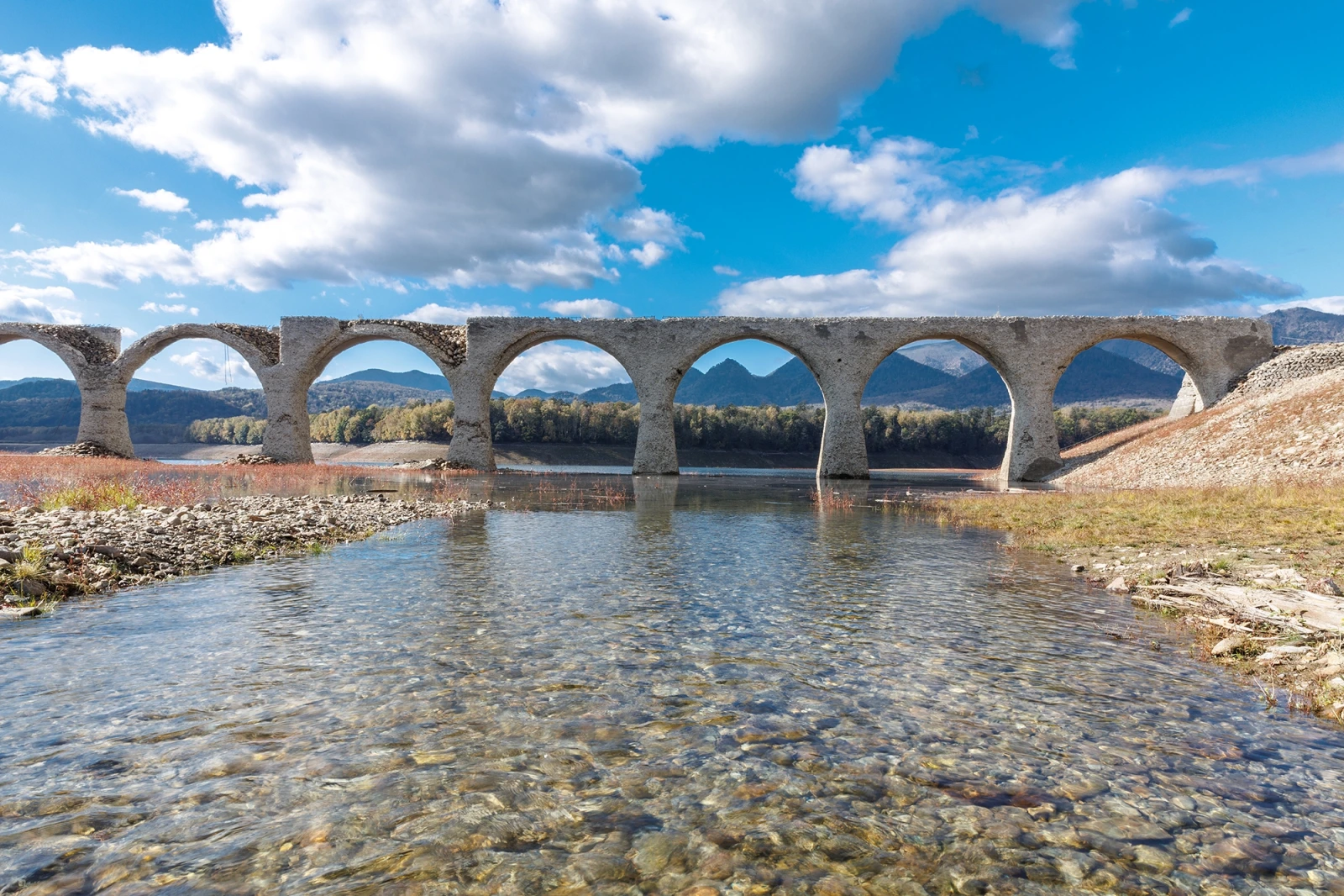 タウシュベツ川橋梁のいま｜上士幌町観光協会