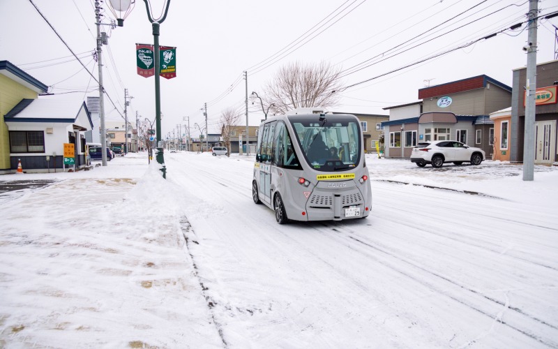 自動運転バス冬季運行実証実験