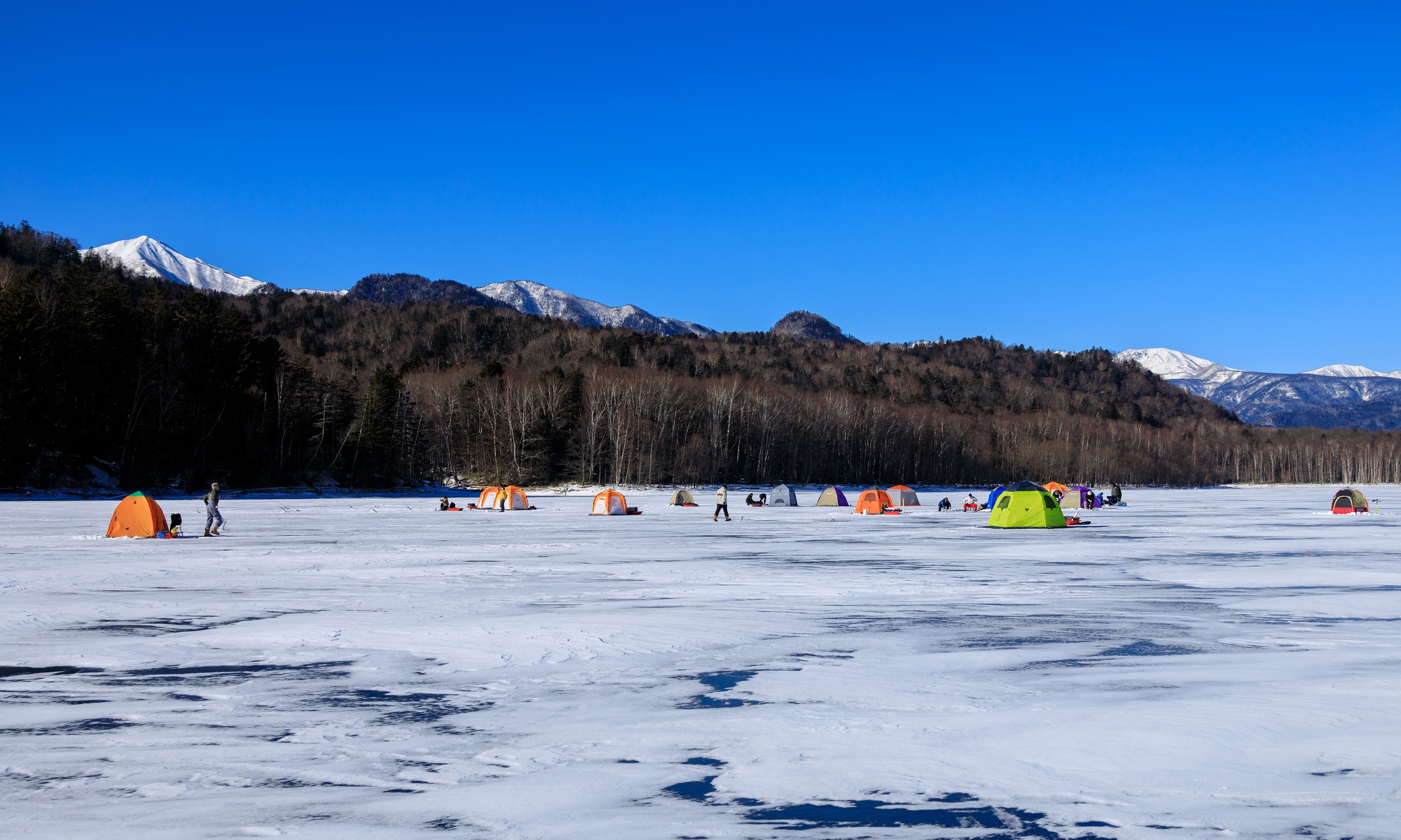 糠平湖のワカサギ釣り解禁(三の沢)（令和4年1月6日撮影）の画像