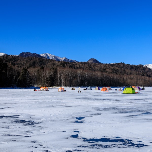 糠平湖のワカサギ釣り解禁(三の沢)