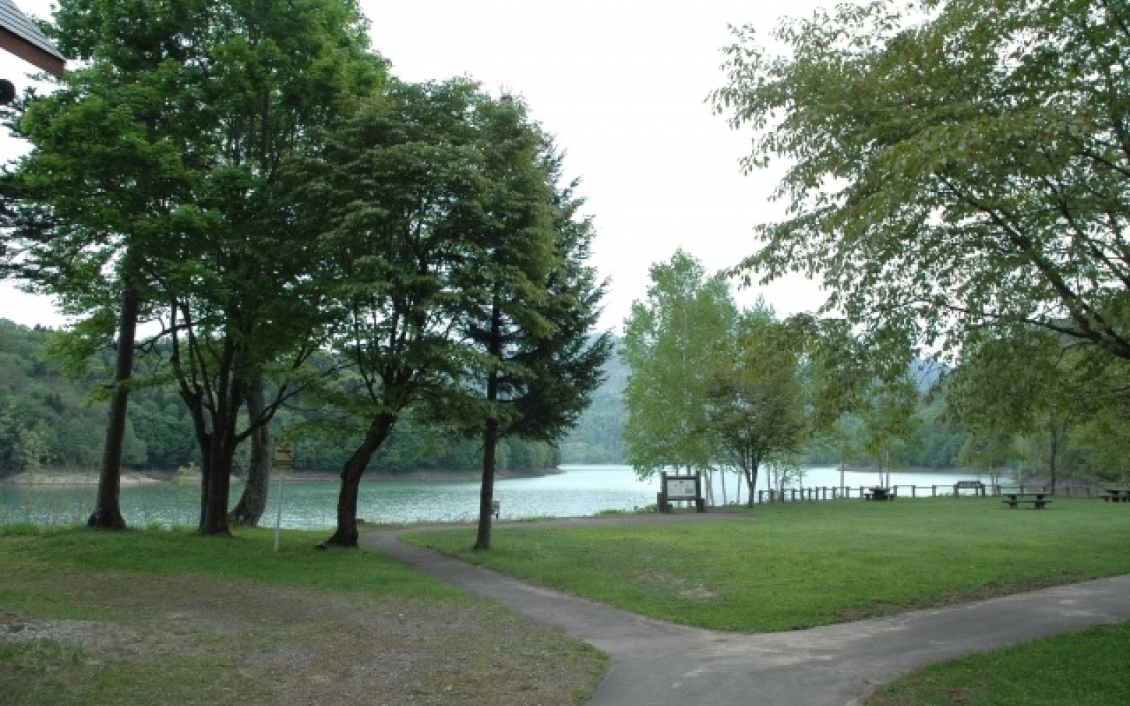 糠平湖畔園地の画像